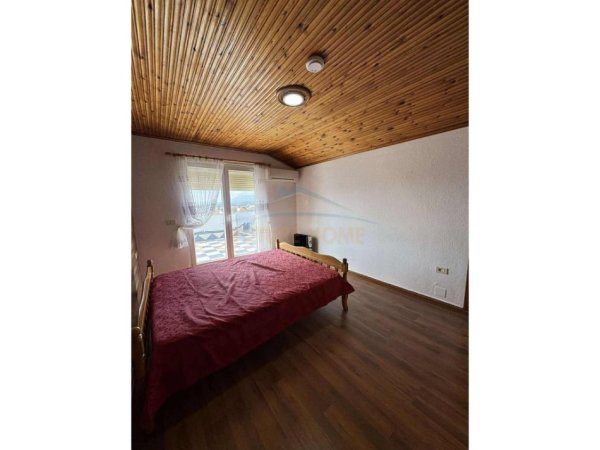 Tirane, jepet me qera Vile 3+1 Kati 3, 1.200 m² 2.000 € (FARKE)   UNA55952