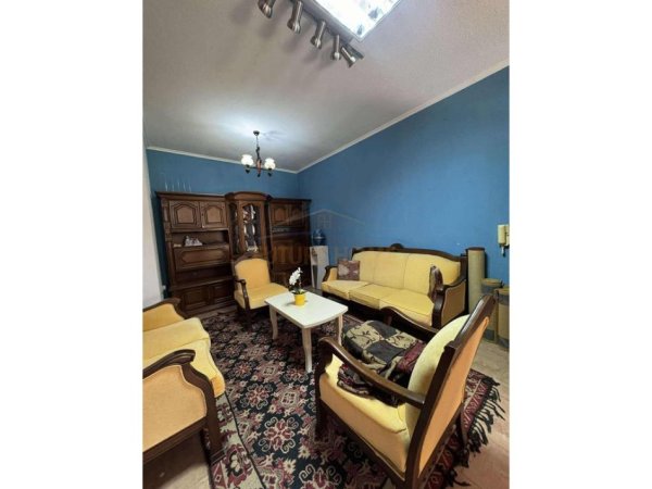 Tirane, jepet me qera Vile 3+1 Kati 3, 1.200 m² 2.000 € (FARKE)   UNA55952