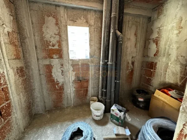 0683487469 Tirane, shitet apartament 1+1 Kati 2, 77 m² 168.000 € (PAZARI I RI)