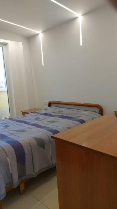 Tirane, jepet me qera apartament 1+1+Ballkon Kati 9, 75 m² 600 € (Ferit Xhajko)