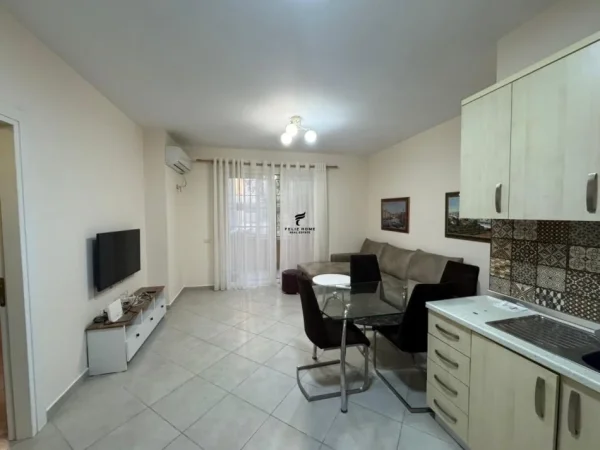 Tirane, jepet me qera apartament 2+1 Kati 2, 95 m² 550 € (KODRA E DIELLIT)