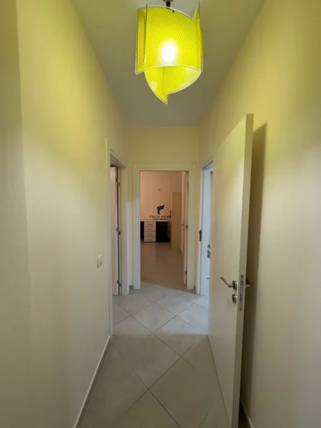 Tirane, jepet me qera apartament 2+1 Kati 2, 95 m² 550 € (KODRA E DIELLIT)