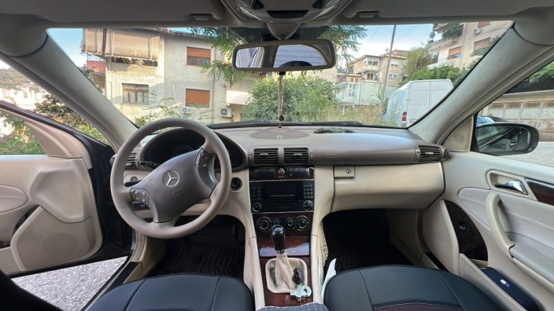 Gjirokaster, shes Mercedes benc c-class Nafte, e zeze manuale Kondicioner 240.000 km 4.500 €