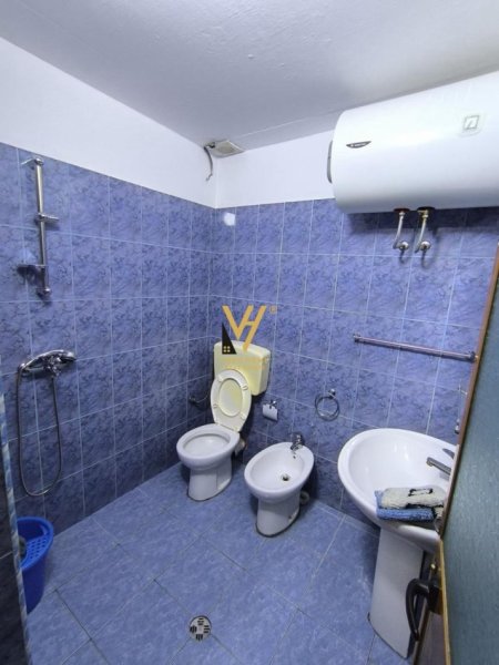 Tirane, jepet me qera apartament 1+1+Ballkon Kati 1, 40 m² 400 € (5 MAJI)