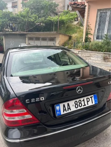 Gjirokaster, shes Mercedes benc c-class Nafte, e zeze manuale Kondicioner 240.000 km 4.500 €