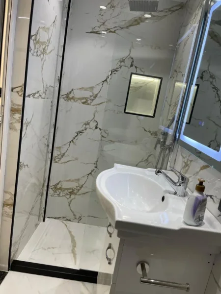 🏡 JEPET ME QIRA | APARTAMENT 1+1 DUPLEX tek Ambasada Amerikane 1.000 €