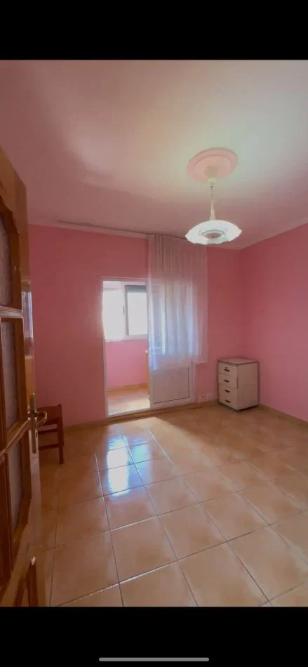Tirane, shitet apartament 1+1+Ballkon Kati 3, 64 m² 135.000 €