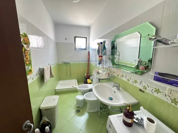 Tirane, shitet apartament 2+1+Ballkon Kati 3, 84 m² 99.000 € 