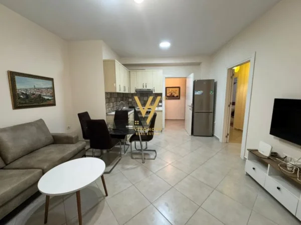 Tirane, jepet me qera apartament 2+1+Ballkon Kati 2, 80 m² 550 € (KODRA E DIELLIT)