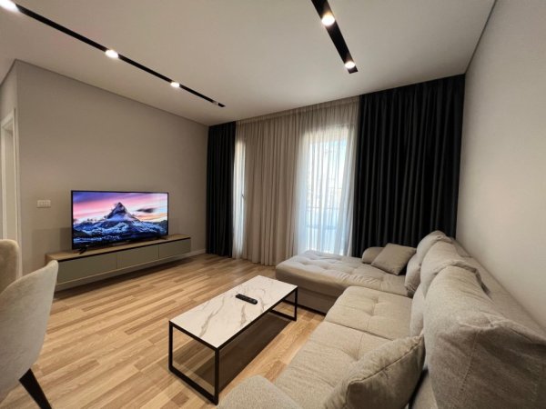 Tirane, jepet me qera apartament 1+1 Kati 4, 500 €