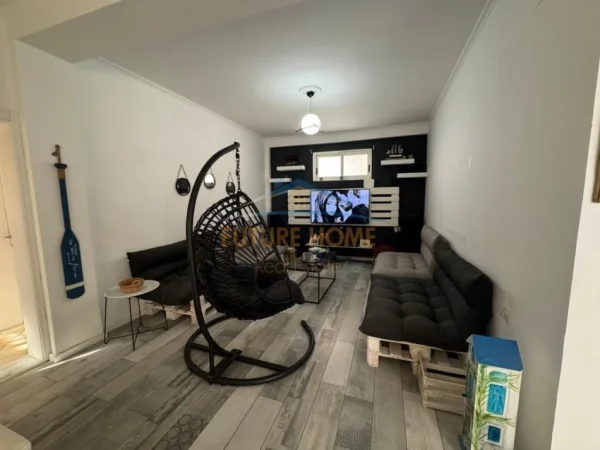 Tirane, shitet shtepi 2+1 Kati 1, 154 m² 300.000 € 