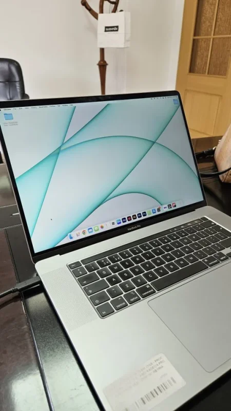 Tirane, shes MacBook Pro 16” (2019)