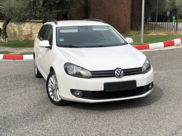 Tirane, shes makine me portobagazh VW Golf 2.0 Nafte Automat Viti 2011 Nafte, e bardhë automatik Klima 187.000 km