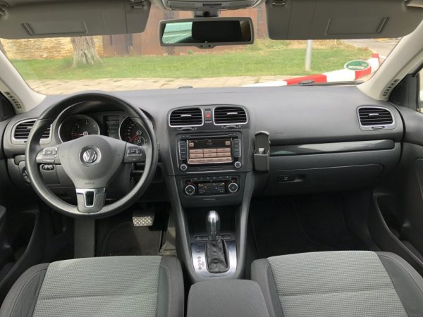 Tirane, shes makine me portobagazh VW Golf 2.0 Nafte Automat Viti 2011 Nafte, e bardhë automatik Klima 187.000 km