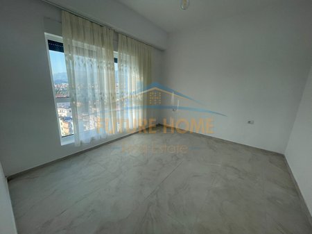 Tirane, jepet me qera apartament 1+1 Kati 7, 68 m² 400 € (Ali Demi)