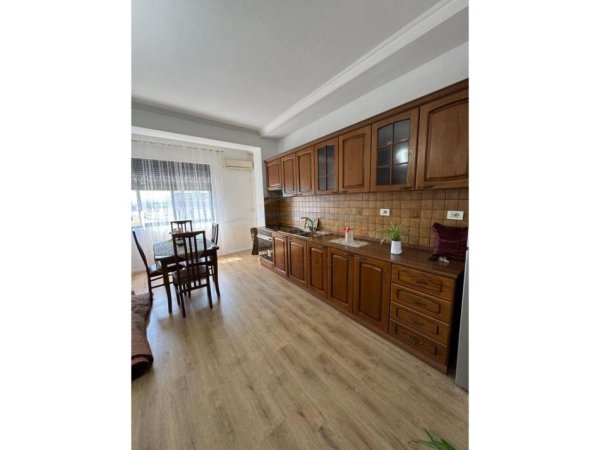 Tirane, shitet apartament 2+1 Kati 7, 100 m² 135.000 € (5 Maji)