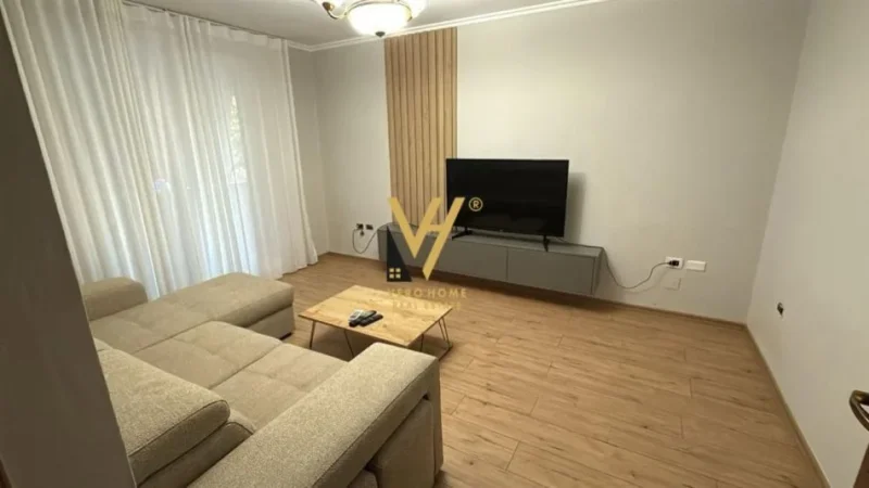 Tirane, jepet me qera apartament 1+1+Ballkon Kati 2, 60 m² 700 € (BLLOK)