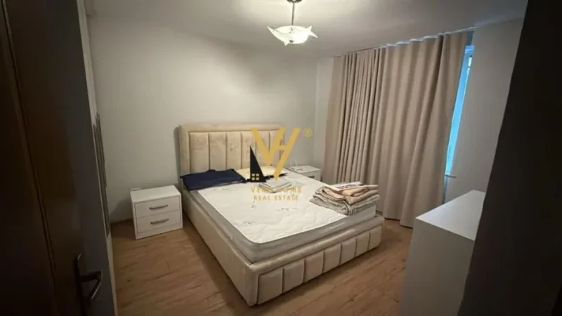 Tirane, jepet me qera apartament 1+1+Ballkon Kati 2, 60 m² 700 € (BLLOK)