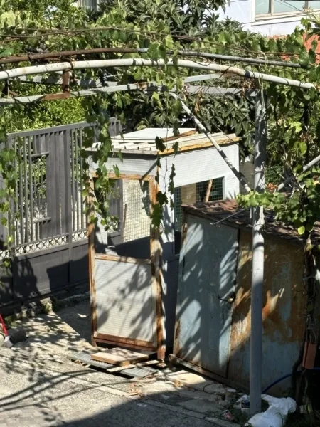 Tirane, shes Shitet Kabina/Kioska