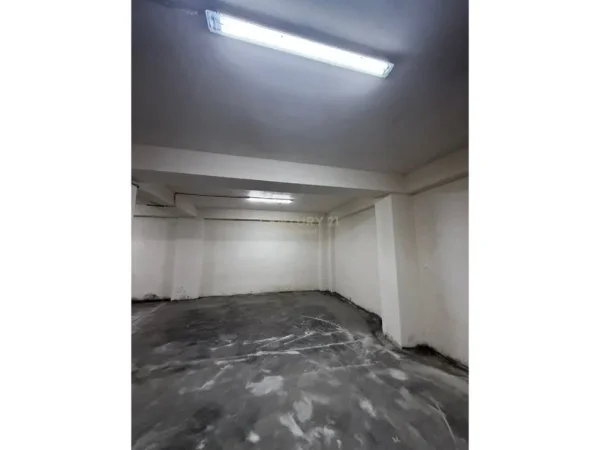 Tirane, shitet magazine Kati 0, 319 m² 270.000 € (Ish-Nisheraku)