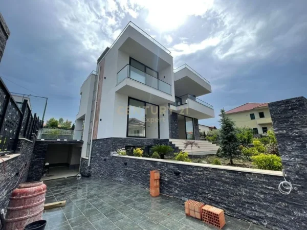 Tirane, shitet Vile 2 Katshe Kati 2, 480 m² 800.000 € (Sauk)