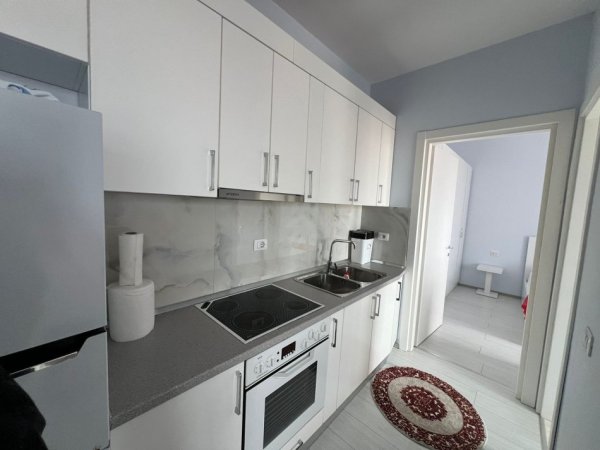 Tirane, jepet me qera apartament 1+1+Ballkon Kati 6, 70 m² 650 € (LAPRAKE)