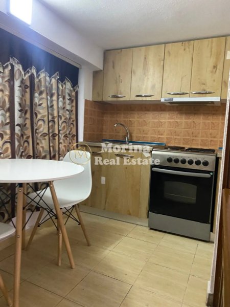 Tirane, jepet me qera apartament 1+1 Kati 1, 40 m² 350 € (5 Maji)