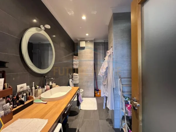 Tirane, jepet me qera apartament 1+1+Ballkon Kati 6, 80 m² 620 € 