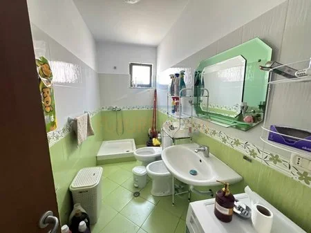 Tirane, shitet apartament 2+1 Kati 3, 84 m² 9.900.000 € 