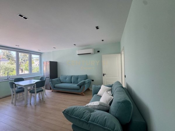 Tirane, jepet me qera Vile 2+1+Aneks+Ballkon Kati 1, 100 m² 600 € (Sauk)