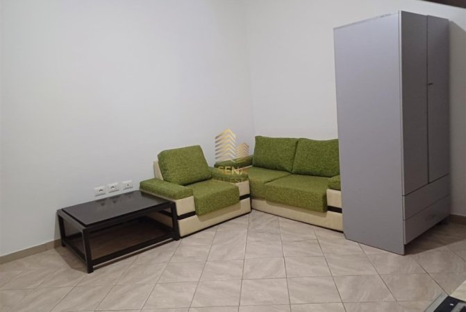 Tirane, jepet me qera shtepi 1+1 Kati 1, 50 m² 270 € (Rruga Agush Gjergjevica)