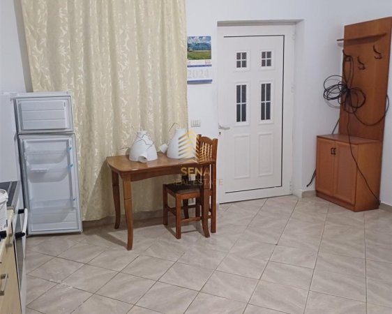Tirane, jepet me qera shtepi 1+1 Kati 1, 50 m² 270 € (Rruga Agush Gjergjevica)