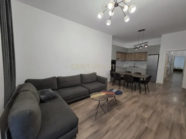 Tirane, jepet me qera apartament 2+1+Aneks+Ballkon Kati 8, 128 m² 1.000 € (Kompleksi Square 21)
