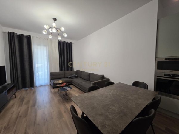 Tirane, jepet me qera apartament 2+1+Aneks+Ballkon Kati 8, 128 m² 1.000 € (Kompleksi Square 21)