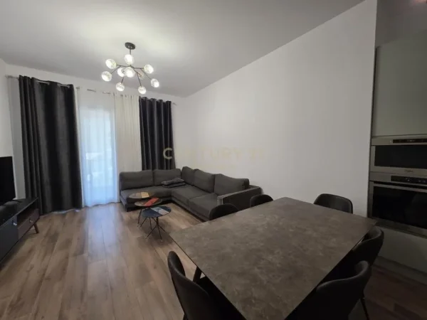Tirane, jepet me qera apartament 2+1+Aneks+Ballkon Kati 8, 128 m² 1.000 € (Kompleksi Square 21)