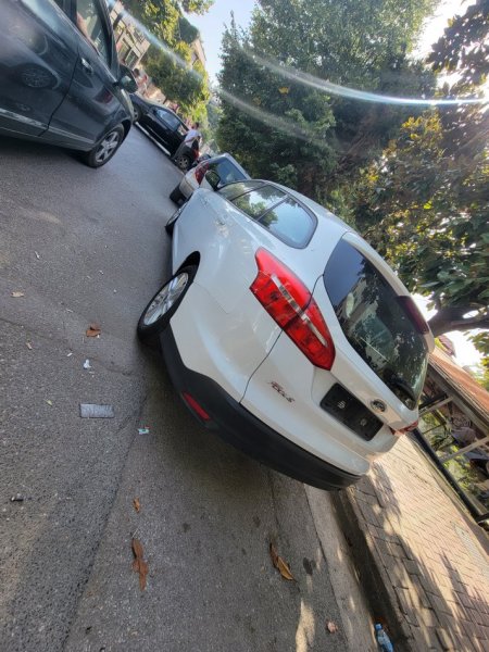 Tirane, makine Ford Focus Nafte, e bardhë manuale 260 km 5.999 €