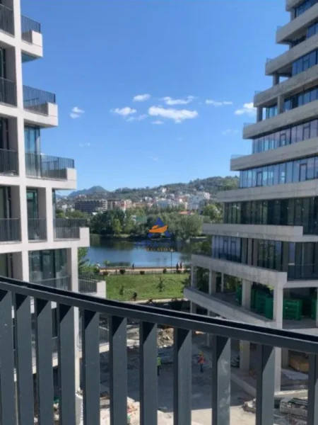 Tirane, jepet me qera zyre Kati 3, 158 m² 1.850 € (LAKE VIEW, LIQENI ARTIFICIAL)