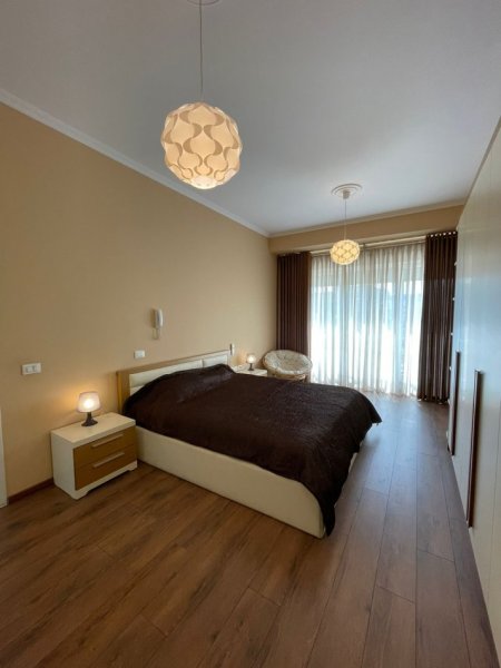 Tirane, jepet me qera apartament 3+1+Ballkon Kati 3, 226 m² 2.750 € (Stadiumi Dinamo)