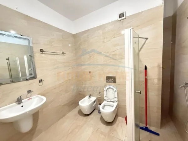 Tirane, shitet apartament 3+1+Ballkon Kati 6, 131 m²   (Ali Demi, ish markata) 225.000 EURO