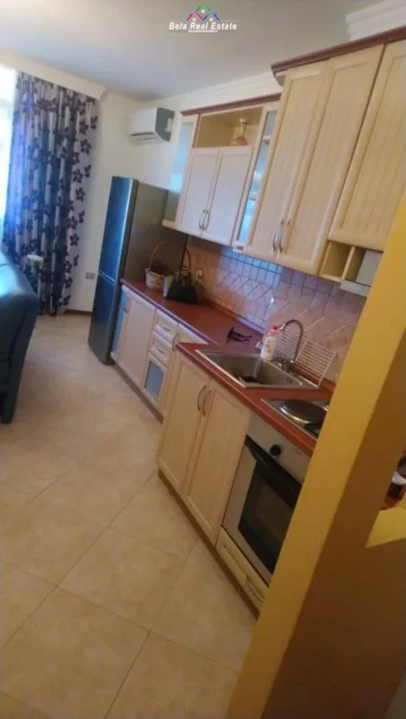 Tirane, jepet me qera apartament 2+1 Kati 8, 80 m² 750 € (QENDER)