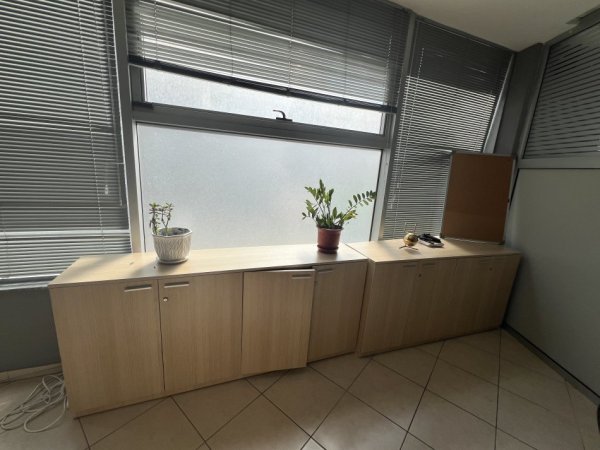 Tirane, shes Kabinete Druri 70 €