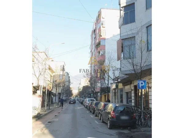 Tirane, shitet apartament 2+1+2 Kati 3, 109 m² 277.000 € (Pazari i Ri)