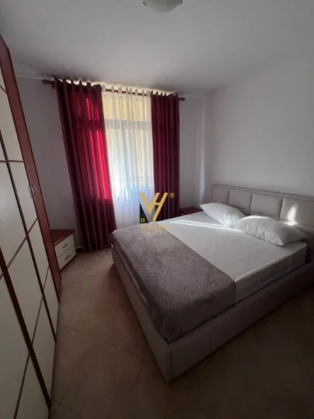 Tirane, jepet me qera apartament 2+1+Ballkon Kati 8, 80 m² 750 € (QENDER)