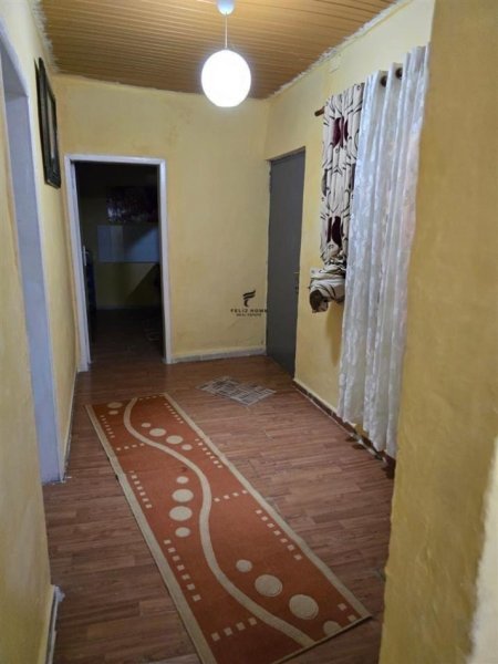 Tirane, jepet me qera apartament 3+1 Kati 1, 100 m² 300 € (BULEVARDI RI)