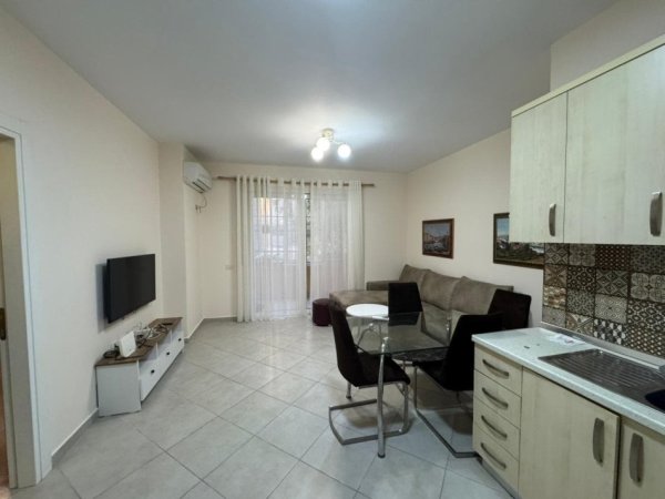 Tirane, jepet me qera apartament 2+1 Kati 3, 80 m² 550 € (kodra e diellit)