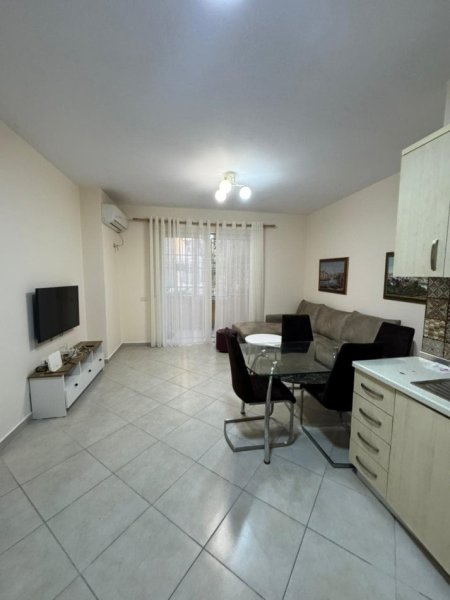 Tirane, jepet me qera apartament 2+1 Kati 3, 80 m² 550 € (kodra e diellit)