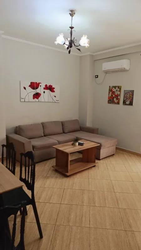 Tirane, jepet me qera apartament 2+1+Ballkon Kati 2, 90 m² 650 € (MYSLYM SHYRI)