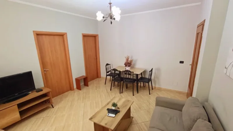 Tirane, jepet me qera apartament 2+1+Ballkon Kati 2, 90 m² 650 € (MYSLYM SHYRI)