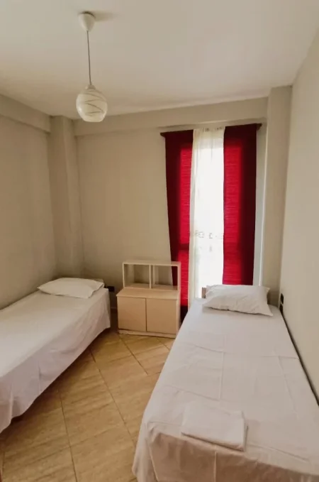 Tirane, jepet me qera apartament 2+1+Ballkon Kati 2, 90 m² 650 € (MYSLYM SHYRI)