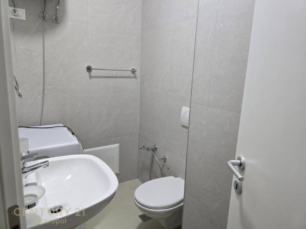 Tirane, jap me qera apartament 1+1 , 53 m² 480 € (Bulevardi i Ri)